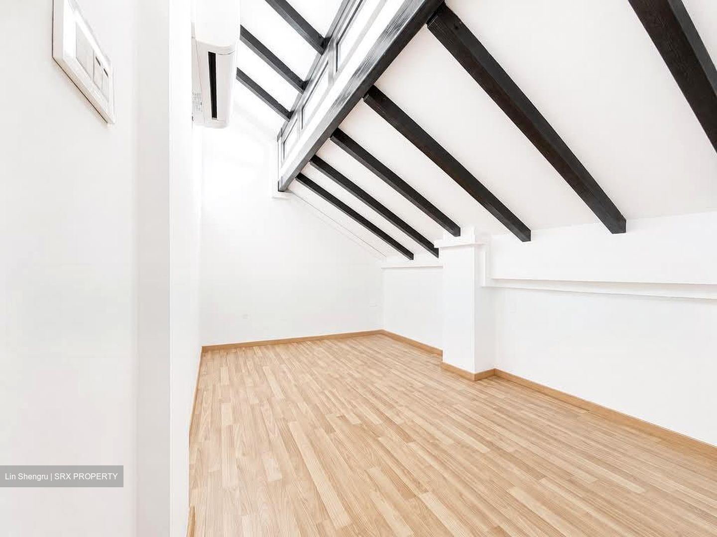 The Red House (D15), Apartment #558209271